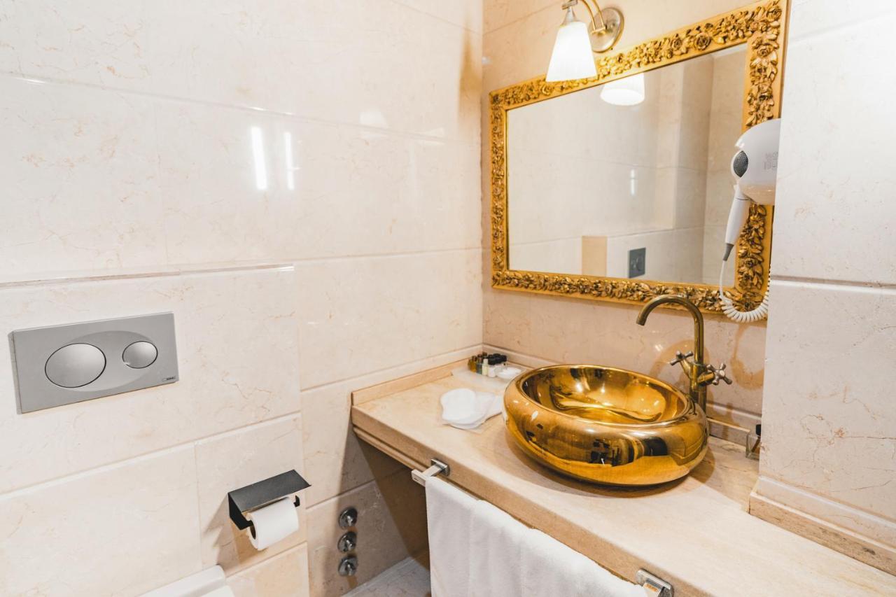 Hotel Fresia Istanbul Exteriör bild